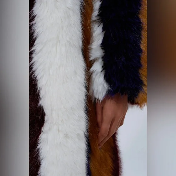 NWT AKIRA Striped Faux Fur Coat 1X/2X - Picture 8 of 11